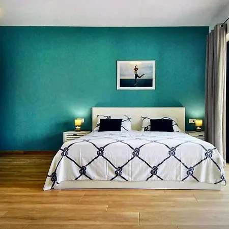 Incredible Adriatic Jewel Amze